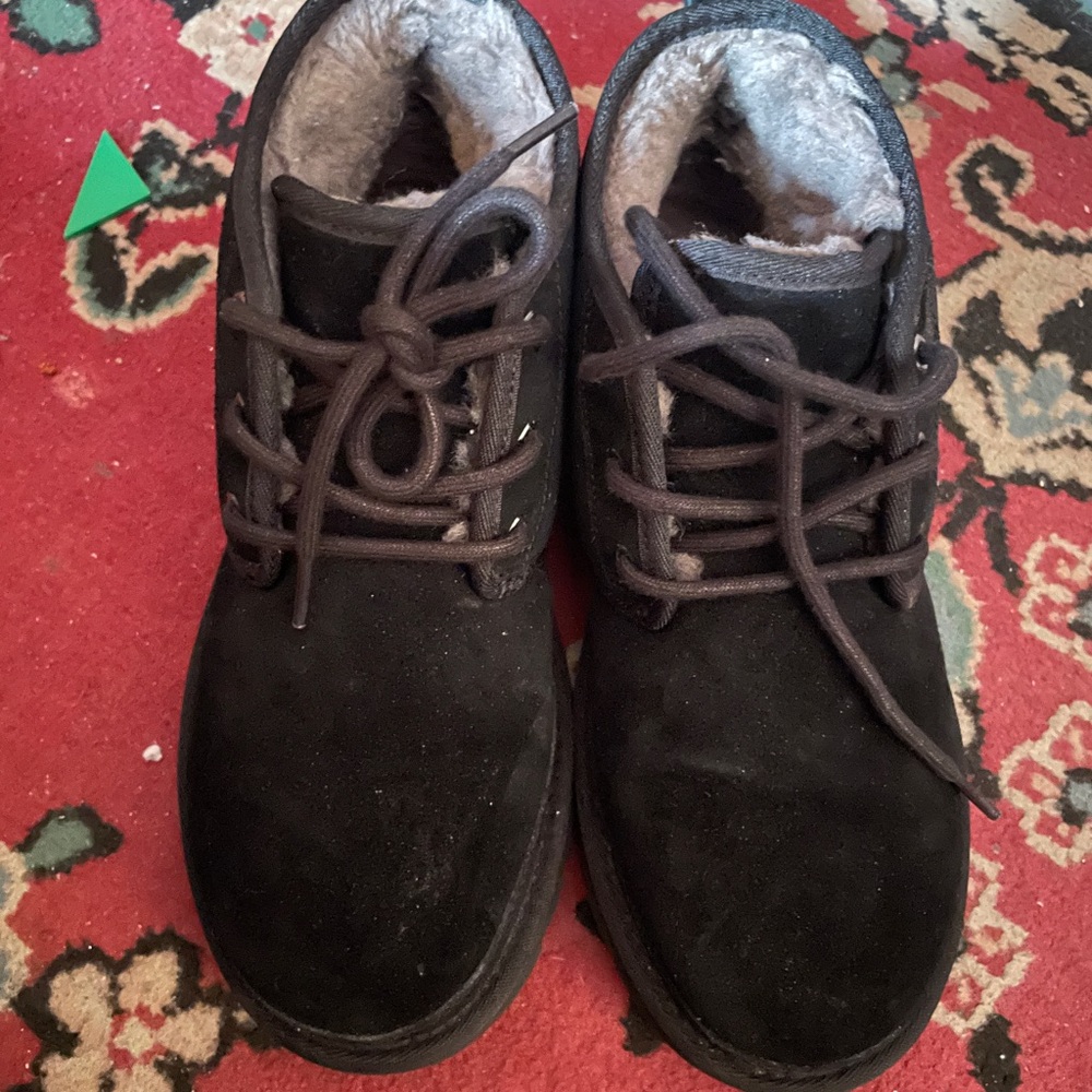 Men Neumel Uggs